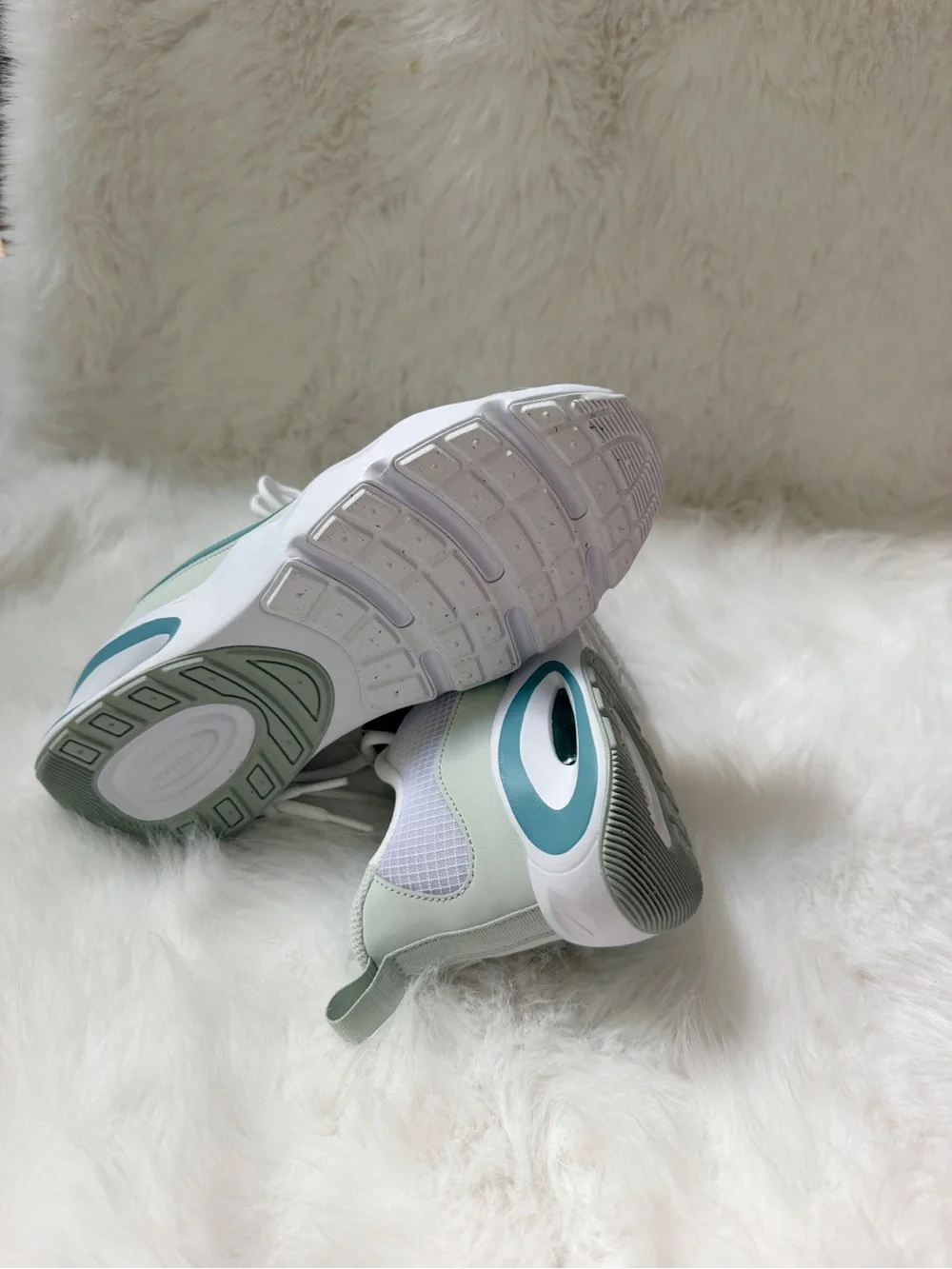 Nike Air Max Nova Kids' Shoes size 5.5Y new